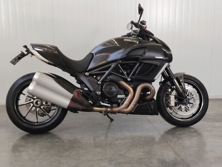 2012 Ducati Diavel Carbon, чёрный, 839000 рублей, вид 1