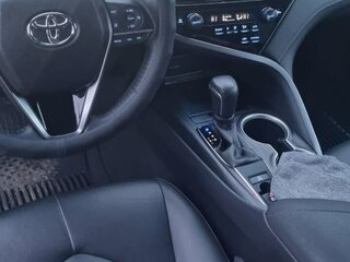 2021 Toyota Camry VIII (XV70) Рестайлинг, белый, 3550000 рублей, вид 4