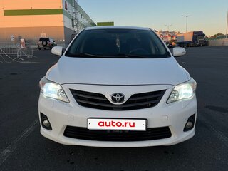 2010 Toyota Corolla X (E140, E150) Рестайлинг, белый, 750000 рублей, вид 4
