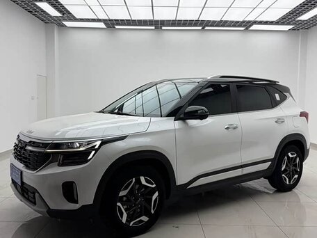 2023 Kia Seltos I Рестайлинг, белый, 1973000 рублей, вид 1