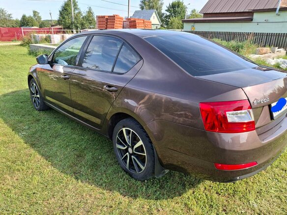 2015 Skoda Octavia III (A7), коричневый, 1000000 рублей - вид 4