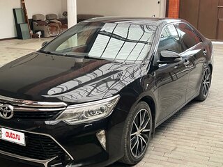 2015 Toyota Camry VII (XV50) Рестайлинг, чёрный, 1850000 рублей, вид 1