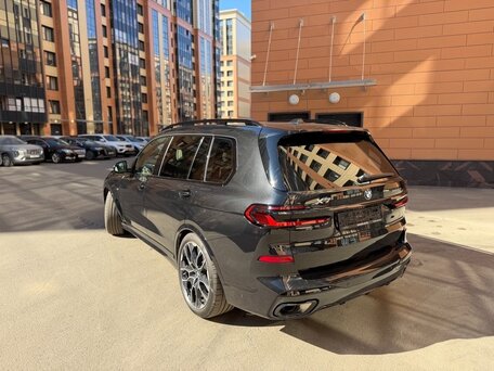 2025 BMW X7 40d I (G07) Рестайлинг, чёрный, 14300000 рублей, вид 5