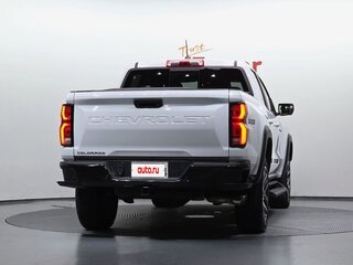 2025 Chevrolet Colorado III, белый, 5340000 рублей, вид 3