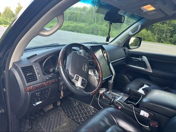2013 Toyota Land Cruiser 200 Series Рестайлинг 1, чёрный, 4100000 рублей - вид 14