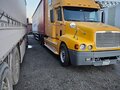 1999 Freightliner Century Class, жёлтый, 2650000 рублей - вид 2