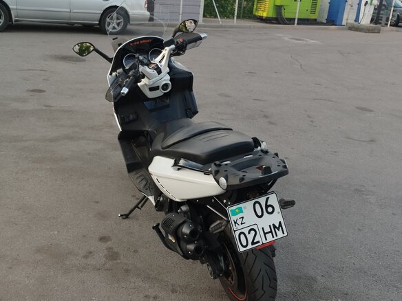 2015 Gilera GP800, белый, 700000 рублей - вид 2