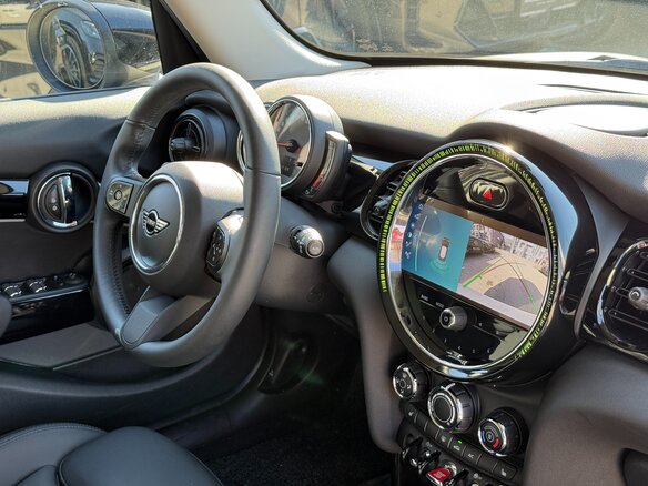 2023 Mini Hatch Cooper III (F55/F56) Рестайлинг 2, чёрный, 2310000 рублей - вид 18
