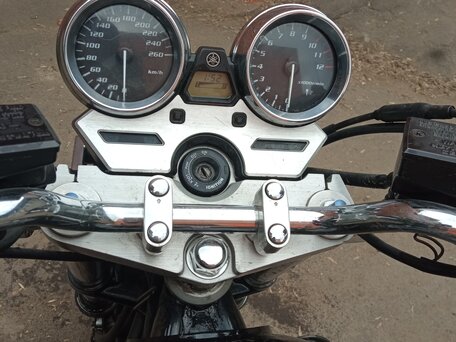 2005 Yamaha XJR1300, чёрный, 450000 рублей, вид 5