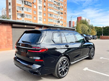 2025 BMW X7 40d I (G07) Рестайлинг, чёрный, 13899000 рублей, вид 4