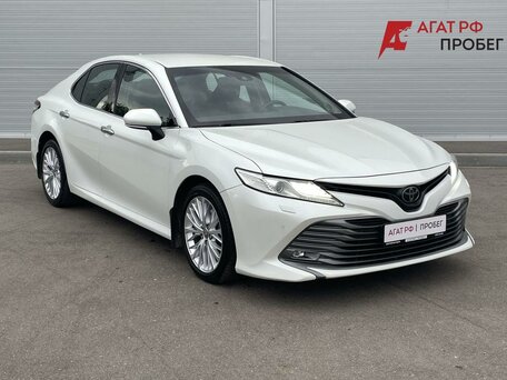 Toyota Camry VIII (XV70)