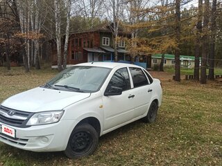 2015 Lada (ВАЗ) Granta I, белый, 365000 рублей, вид 2