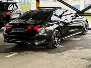 2024 Mercedes-Benz E-Класс 300 VI (W214, S214), чёрный, 7500000 рублей, вид 3
