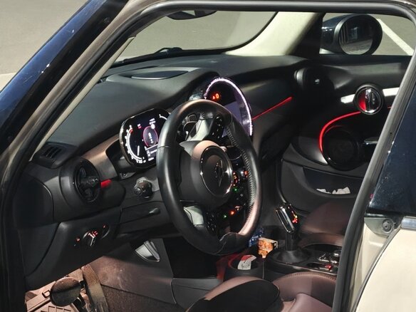 2021 Mini Hatch Cooper S III (F55/F56) Рестайлинг 2, серый, 2500000 рублей - вид 9