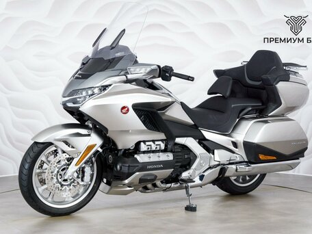 2024 Honda GL 1800 Gold Wing, серебристый, 3177000 рублей, вид 3