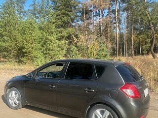 2010 Kia Ceed I Рестайлинг, серебристый, 850000 рублей, вид 3