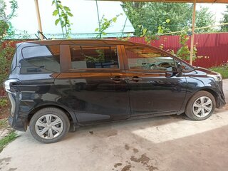 2022 Toyota Sienta II Рестайлинг, чёрный, 1750000 рублей, вид 4