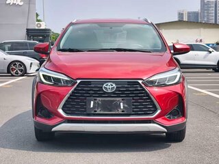 2022 Toyota Yaris L X XP150 Рестайлинг, красный, 1025325 рублей, вид 2