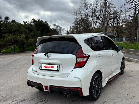 2017 Nissan Note Nismo e-Power II Рестайлинг, белый, 1480000 рублей - вид 5