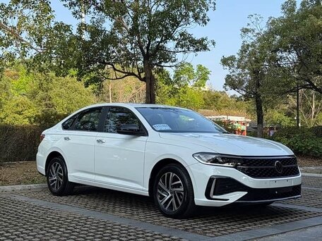 2023 Volkswagen Lavida III Рестайлинг, белый, 1515000 рублей, вид 2