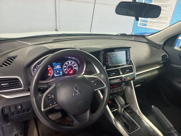 2020 Mitsubishi Eclipse Cross I, белый - вид 9