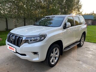 2018 Toyota Land Cruiser Prado 150 Series Рестайлинг 2, белый, 4900000 рублей, вид 3