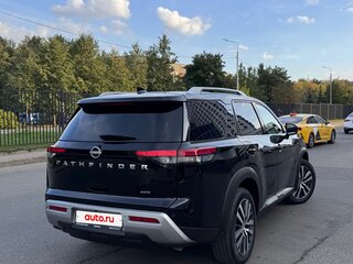 2021 Nissan Pathfinder V, чёрный, 5000000 рублей, вид 4