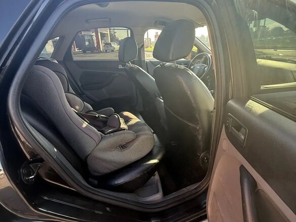 2011 Ford Focus II Рестайлинг, чёрный, 380000 рублей - вид 7
