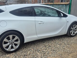 2012 Opel Astra GTC J Рестайлинг, белый, 750000 рублей, вид 3