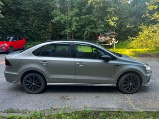 2017 Volkswagen Polo V Рестайлинг, серебристый, 1200000 рублей, вид 3