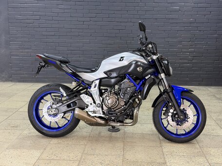 2016 Yamaha MT-07 (FZ-07), серый, 735000 рублей, вид 3