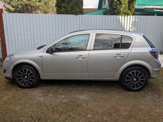 2013 Opel Astra H Рестайлинг, серебристый, 880000 рублей, вид 2