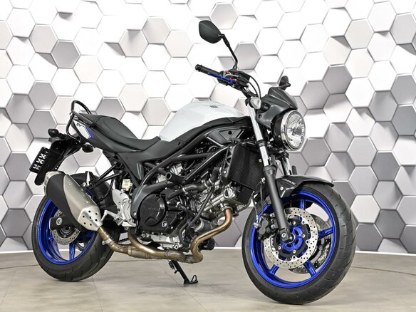 2016 Suzuki SV 650, белый, 645000 рублей