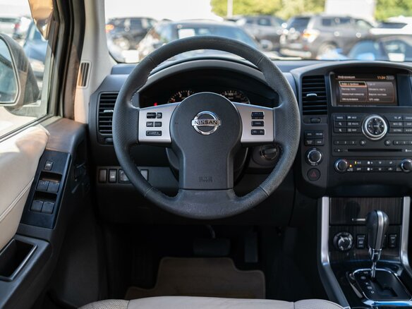 2011 Nissan Pathfinder III Рестайлинг, чёрный - вид 14