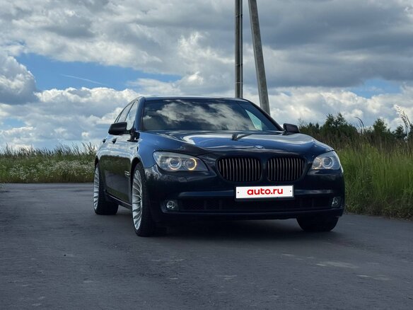 2010 BMW 7 серии 740d xDrive V (F01/F02/F04), синий, 1800000 рублей - вид 4