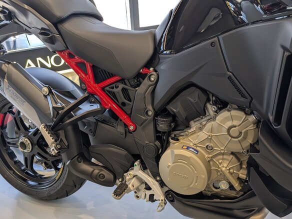 2026 Ducati Multistrada V4, красный, 3690000 рублей - вид 20