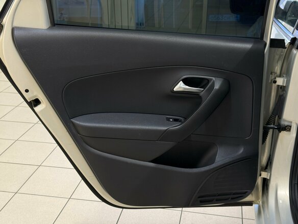 2012 Volkswagen Polo V, серебристый, 780000 рублей - вид 14