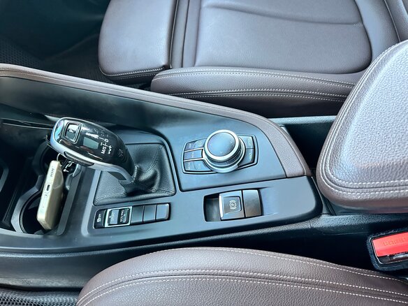 2020 BMW X1 Long 20Li sDrive II (F48) Рестайлинг, белый, 2890000 рублей - вид 9