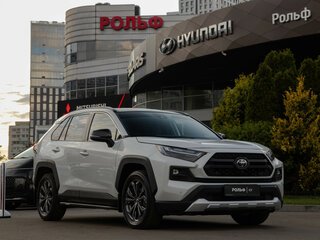 2025 Toyota RAV4 V (XA50), белый, 3848000 рублей, вид 2