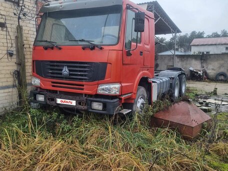2012 Sinotruk Howo 6X4, красный, 1250000 рублей, вид 1