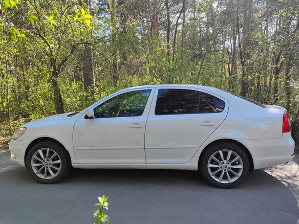 2013 Skoda Octavia II (A5) Рестайлинг, белый, 650000 рублей - вид 6