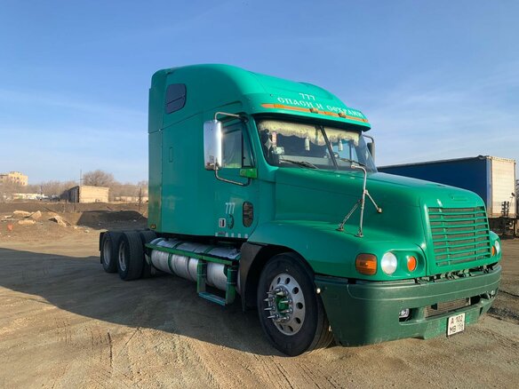 2003 Freightliner Century Class, зелёный, 1450000 рублей