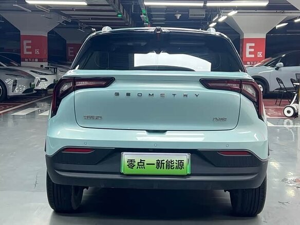 2025 Geely Geometry E 39.4 kWh, чёрный, 1299000 рублей - вид 5