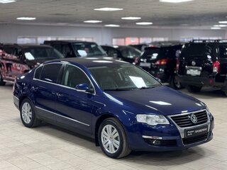 2010 Volkswagen Passat B6, синий, 585000 рублей, вид 3