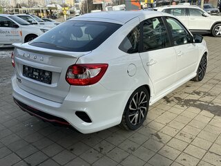 2026 Lada (ВАЗ) Granta Sport I Рестайлинг, белый, 1677000 рублей, вид 5