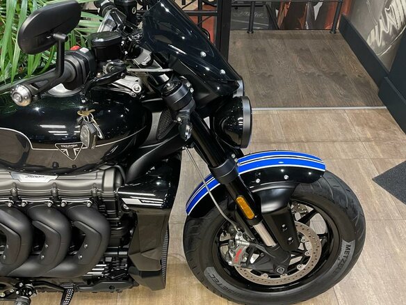 2024 Triumph Rocket III, серый, 3250000 рублей - вид 15