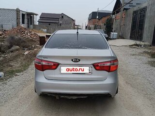 2015 Kia Rio 6-speed III, серебристый, 630000 рублей, вид 5