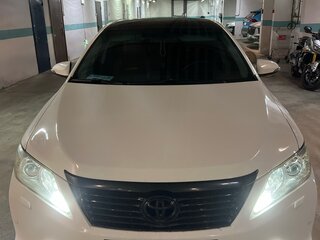 2013 Toyota Camry VII (XV50), белый, 1750000 рублей, вид 2