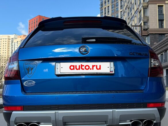 2017 Skoda Octavia Scout III (A7), синий, 2450000 рублей - вид 6