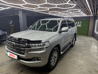 2018 Toyota Land Cruiser 200 Series Рестайлинг 2, серебристый, 7190000 рублей, вид 1
